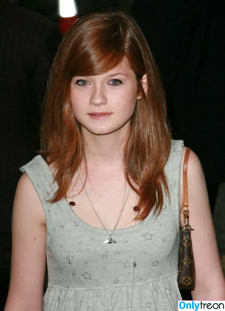 Bonnie Wright голая photo #0130 (thisisbwright)