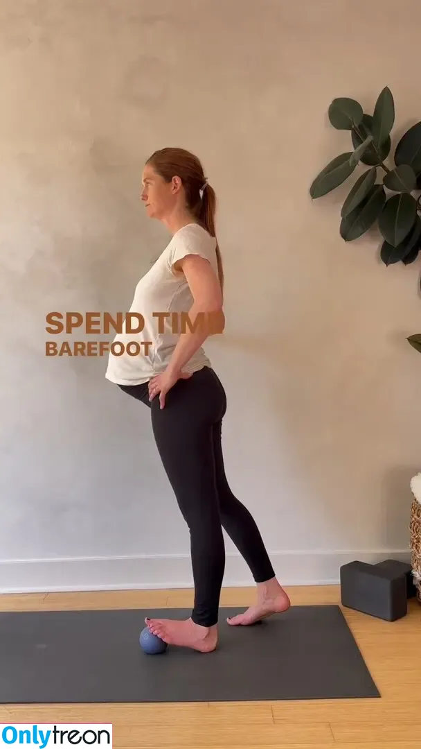 Bonnie Wright голая photo #0131 (thisisbwright)