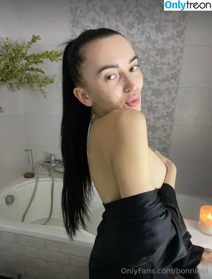 Bonniebi nude photo #0086 (bonnieof22)