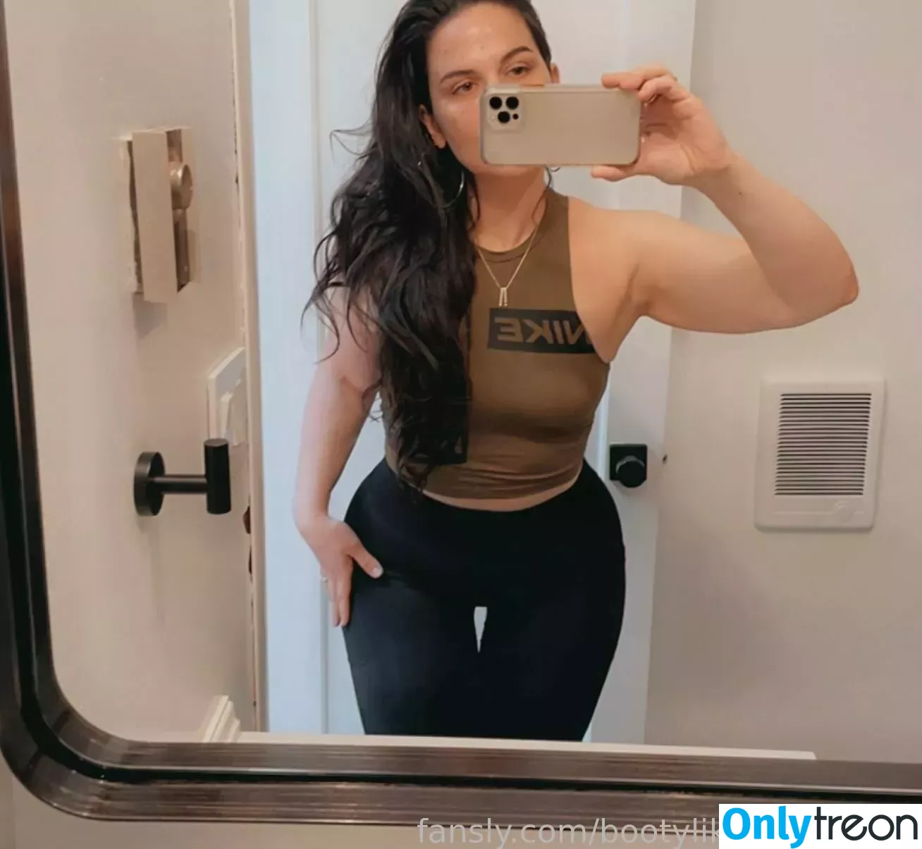 bootylikeabackroad nude photo #0405 (bootylikeabackroad)