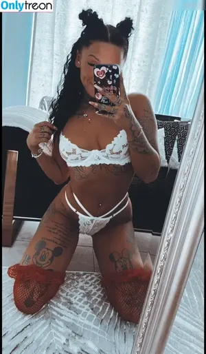 Bootyqueen92 / Kristiinyollen nude photo #0030