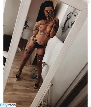 Bootyqueen92 / Kristiinyollen nude photo #0034
