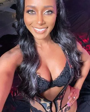 Brandi Rhodes / thebrandirhodes nude photo #0012