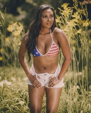 Brandi Rhodes / thebrandirhodes nude photo #0211