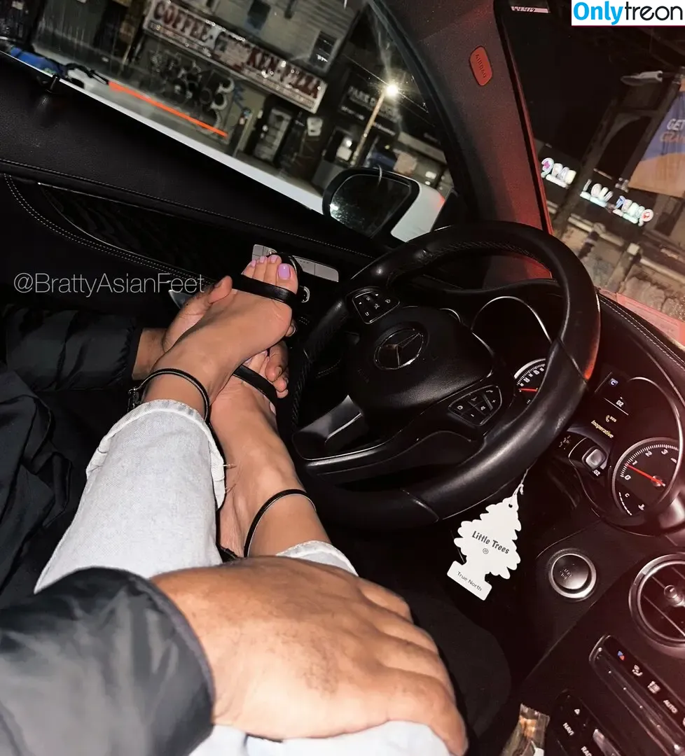 Bratty Asian Feet nude photo #0005 (asiandabrat / brattyasianfeet)