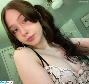 brattydeath / brattyydeath / cherry_grl / waifu.brattyydeath nude photo #0197