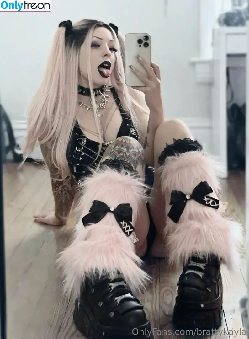 Brattykayla nude photo #0018 (brattykayla666)