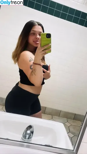 brebabbyy / breanamichellee nude photo #0065