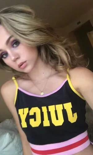 Brec Bassinger / brecbassinger фото голая #0182