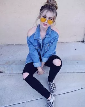 Brec Bassinger / brecbassinger фото голая #0186