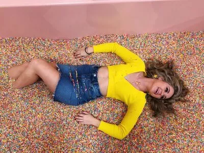 Brec Bassinger / brecbassinger фото голая #0195