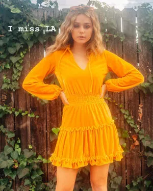 Brec Bassinger / brecbassinger фото голая #0203