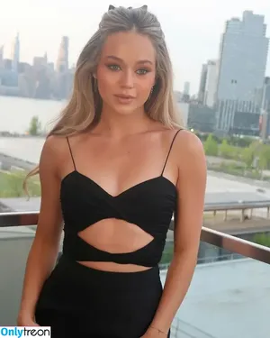 Brec Bassinger / brecbassinger nude photo #0489