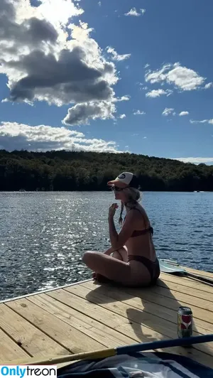 Brec Bassinger / brec_bassinger / brecbassinger nude photo #0552