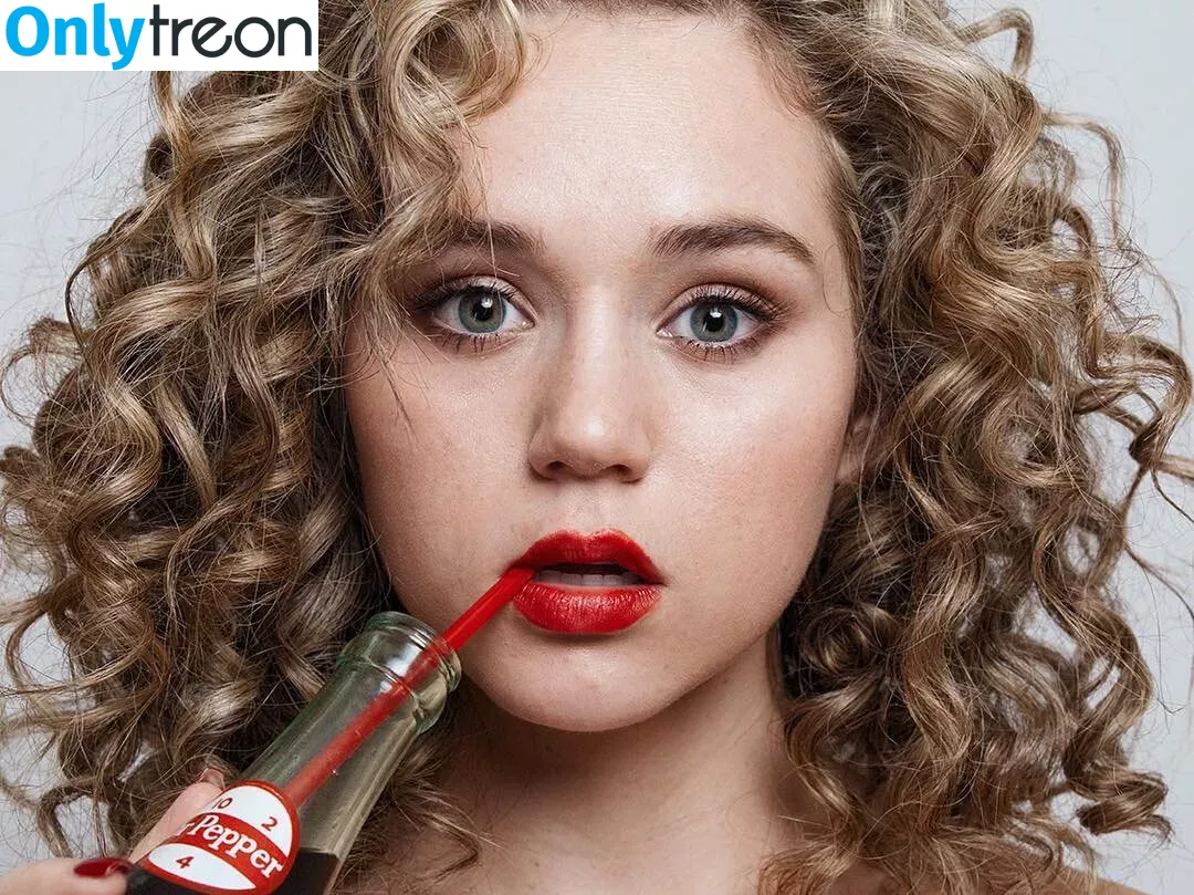 Brec Bassinger голая photo #0178 (brecbassinger)