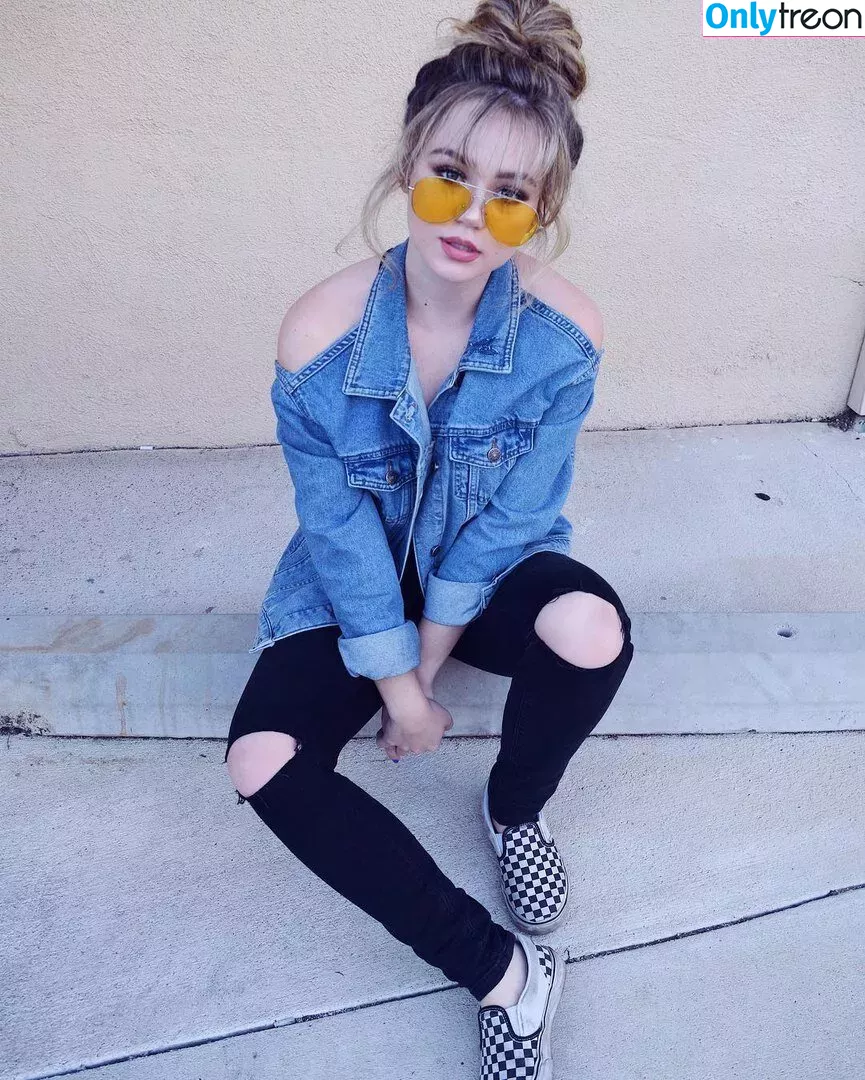 Brec Bassinger голая photo #0186 (brecbassinger)