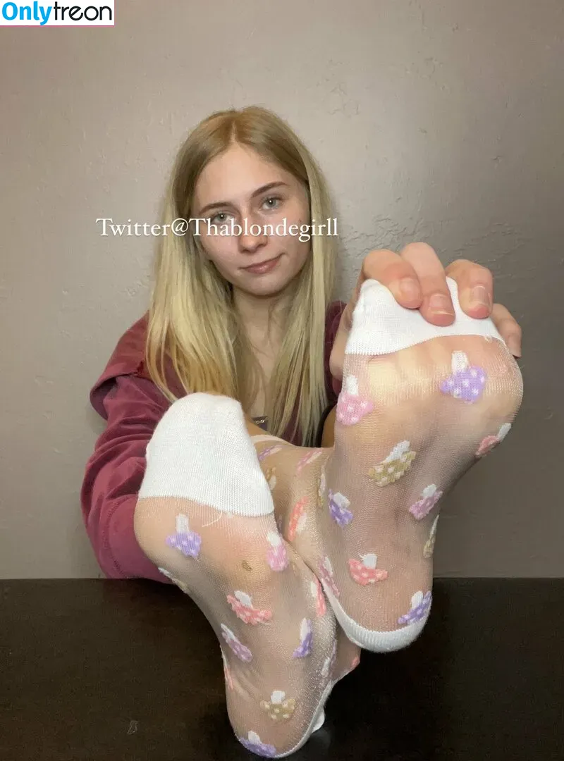 Brees_feet1 nude photo #0003 (Breebri12 / Thablondegirll / breefeet)