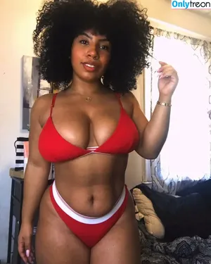 Bri Ballesteros / forevercurlybri фото голая #0009