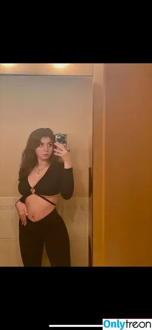 bri.manginelli / trippie_bri nude photo #0008