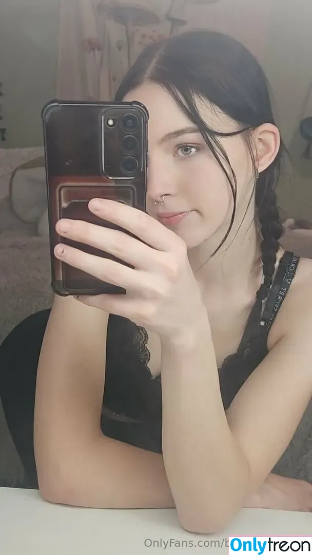 brianna.0fficial nude photo #0013 (brianna.0fficial)