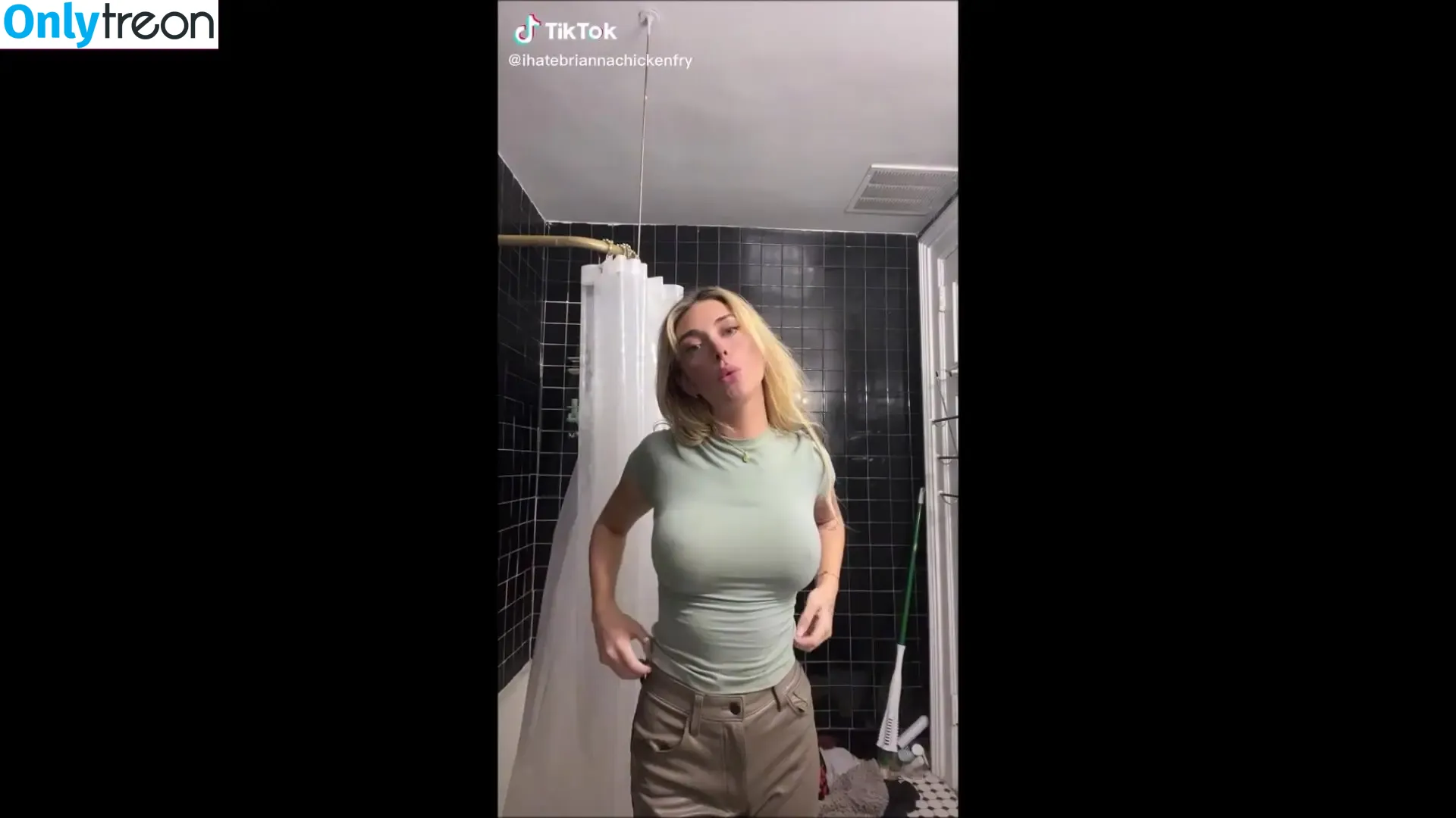 Brianna Chickenfry nude photo #0020 (briannalapaglia)