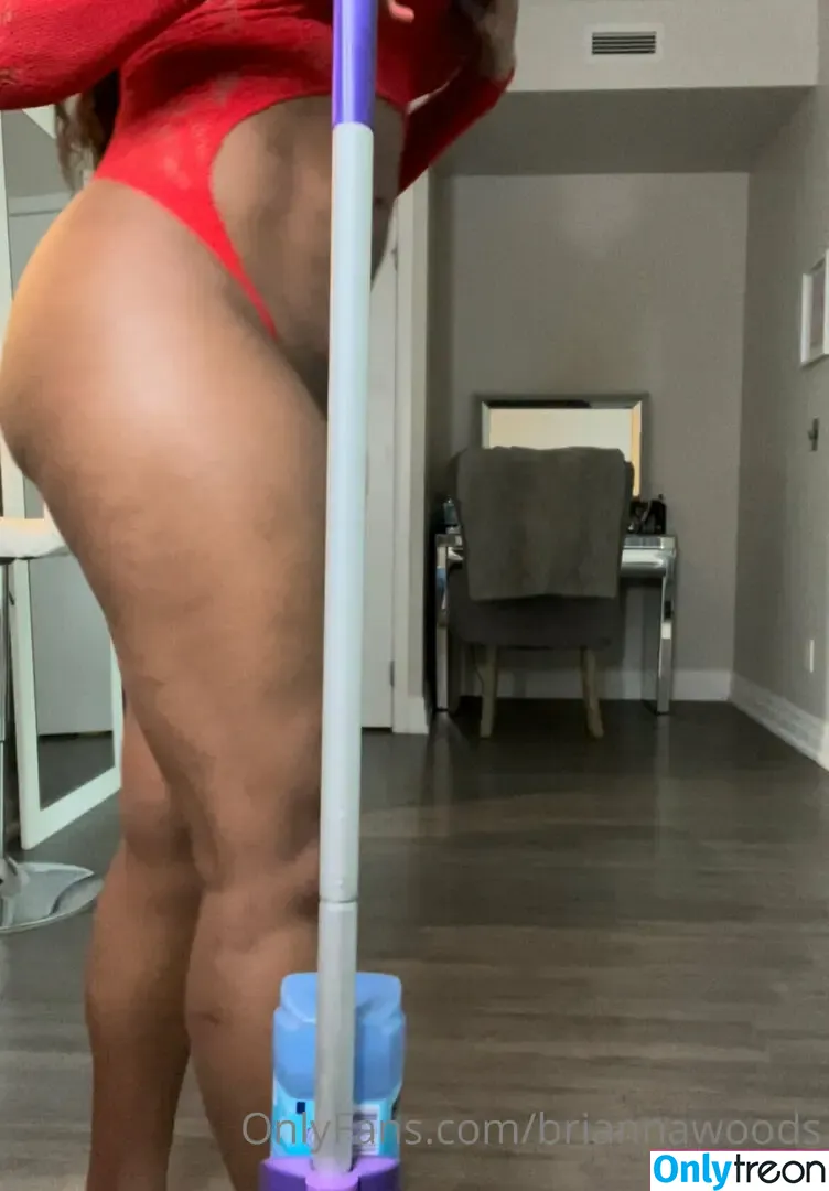 briannawoods nude photo #0012 (briannawoods)