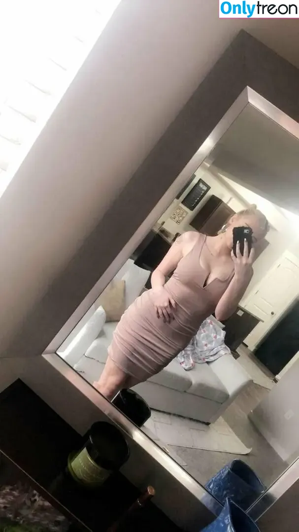 briboltvipage nude photo #0035 (bribolttv)
