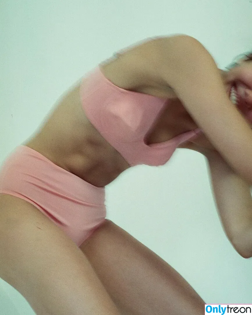 Bridget Gao Hollitt nude photo #0021 (reversegaogurl)