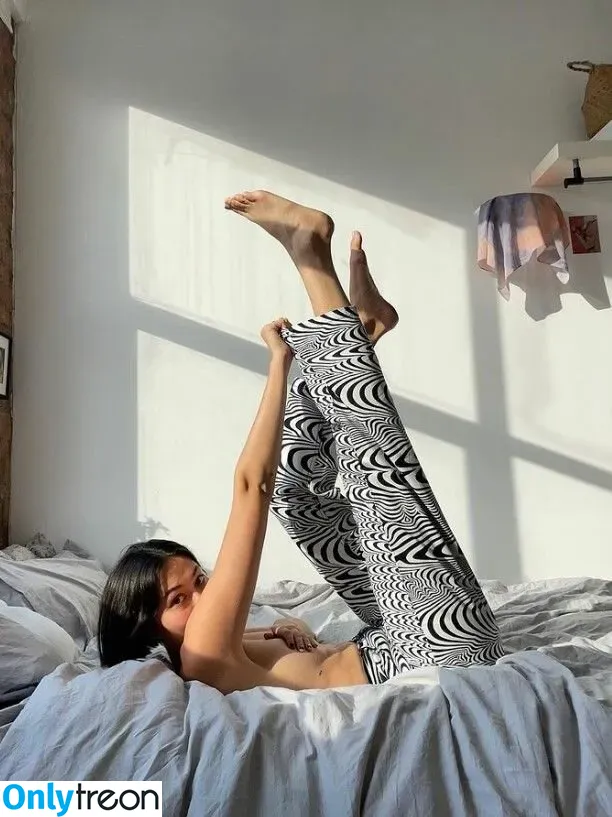 Bridget Gao Hollitt nude photo #0059 (reversegaogurl)