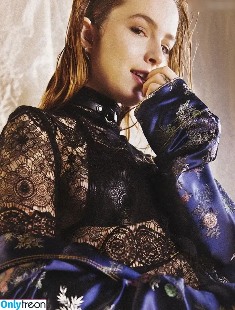 Bridgit Mendler nude photo #0011 (bridgitmendler)