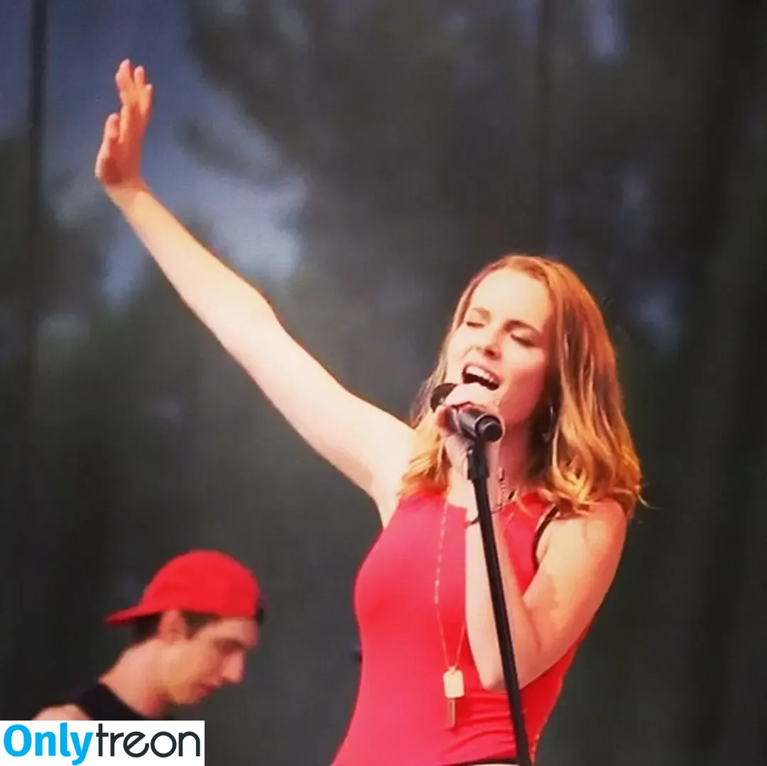 Bridgit Mendler nude photo #0049 (bridgitmendler)