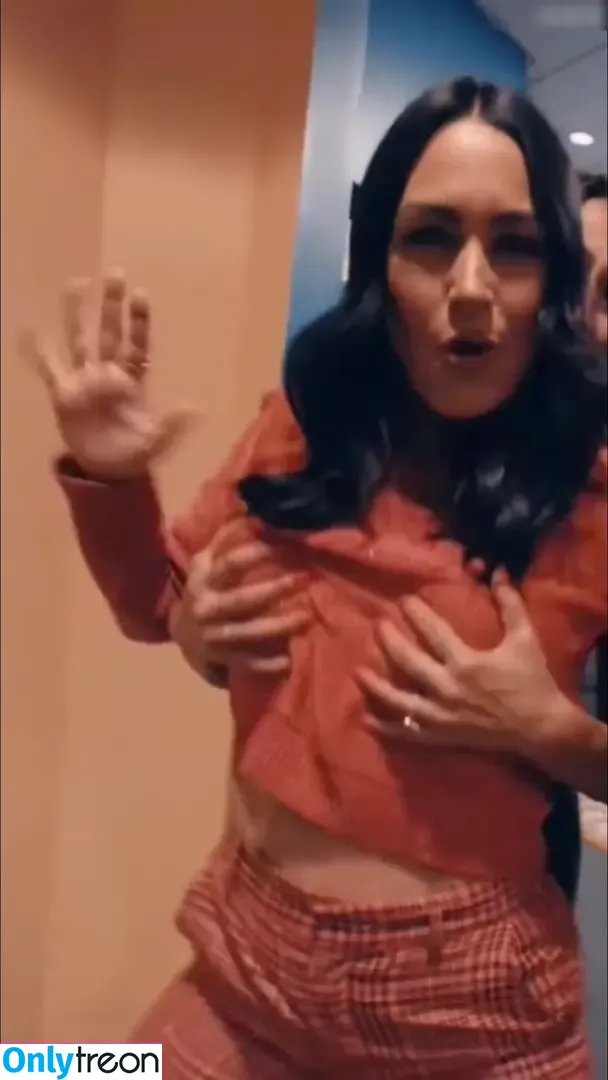 Brie Bella голая photo #0053 (brie)