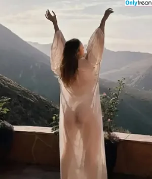Brie Larson / brielarson nude photo #1280
