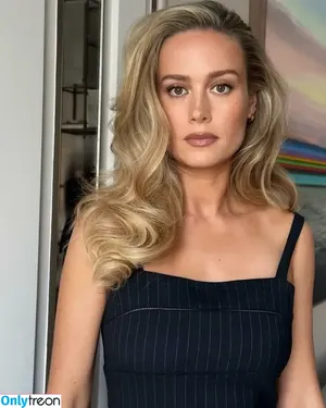 Brie Larson / brielarson nude photo #1364