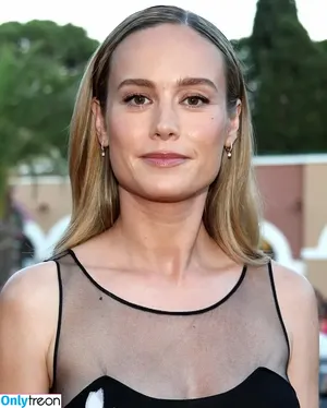 Brie Larson / brielarson nude photo #1483