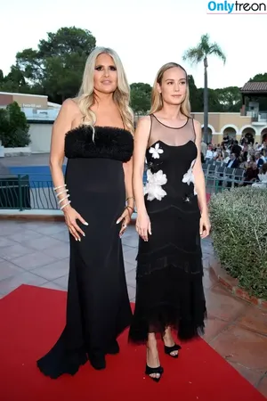 Brie Larson / brielarson nude photo #1488