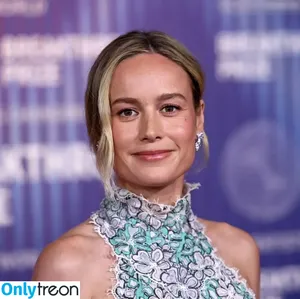Brie Larson / brielarson nude photo #1517
