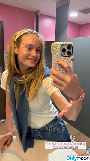Brie Larson / brielarson nude photo #1626