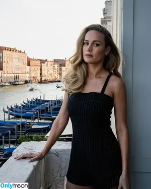 Brie Larson / brielarson nude photo #1652