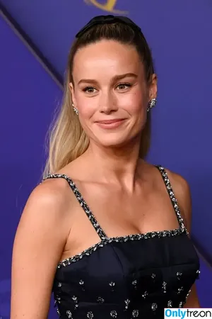 Brie Larson / brielarson nude photo #1699