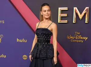 Brie Larson / brielarson nude photo #1704