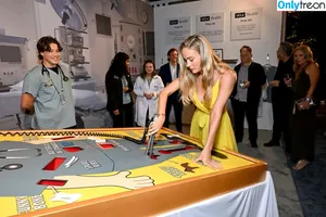 Brie Larson / brielarson nude photo #1708