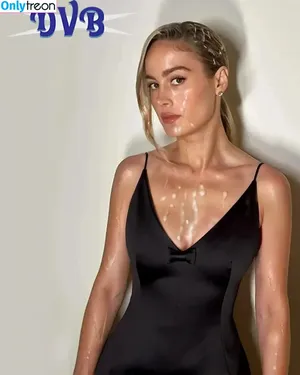 Brie Larson / brielarson nude photo #1753