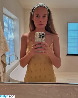 Brie Larson / brielarson nude photo #1874