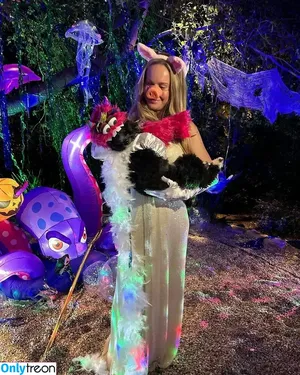 Brie Larson / brielarson nude photo #1876