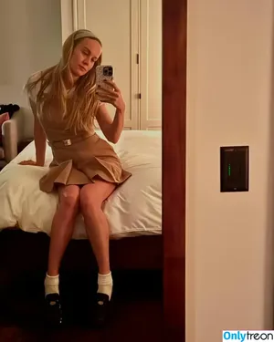 Brie Larson / brielarson nude photo #1892