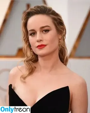 Brie Larson / brielarson фото голая #1980