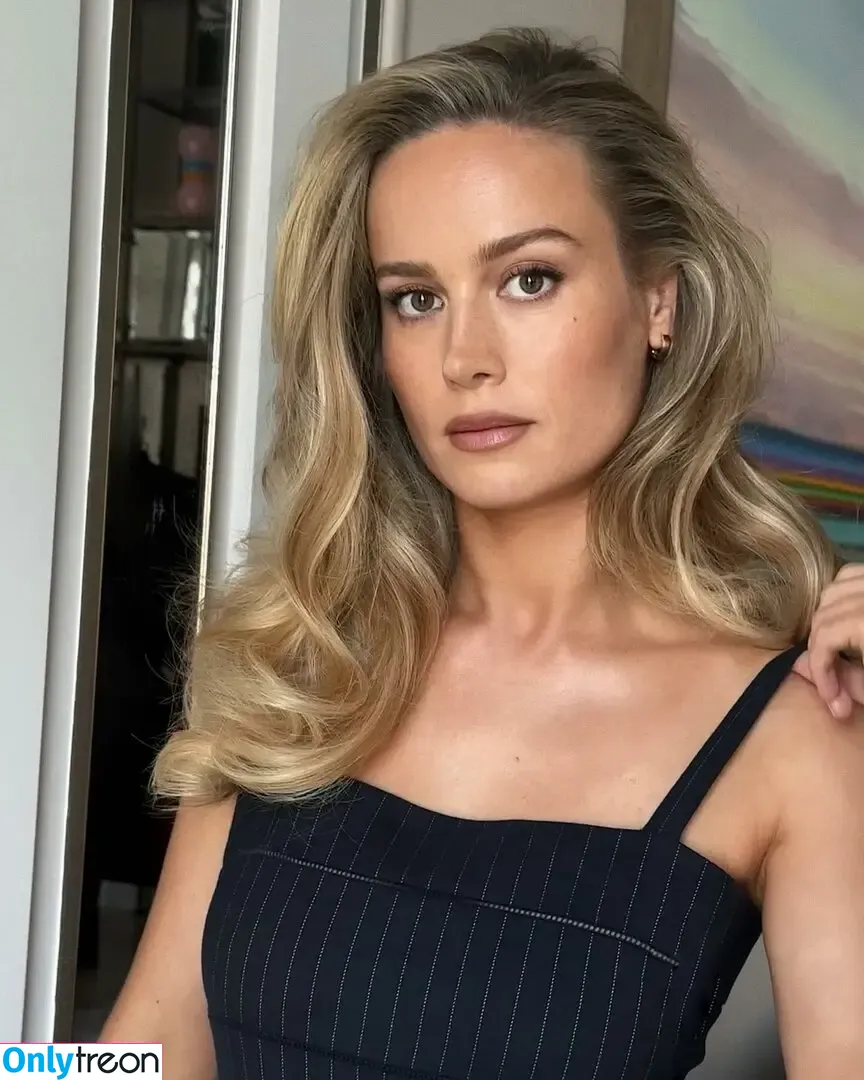 Brie Larson nude photo #1362 (brielarson)