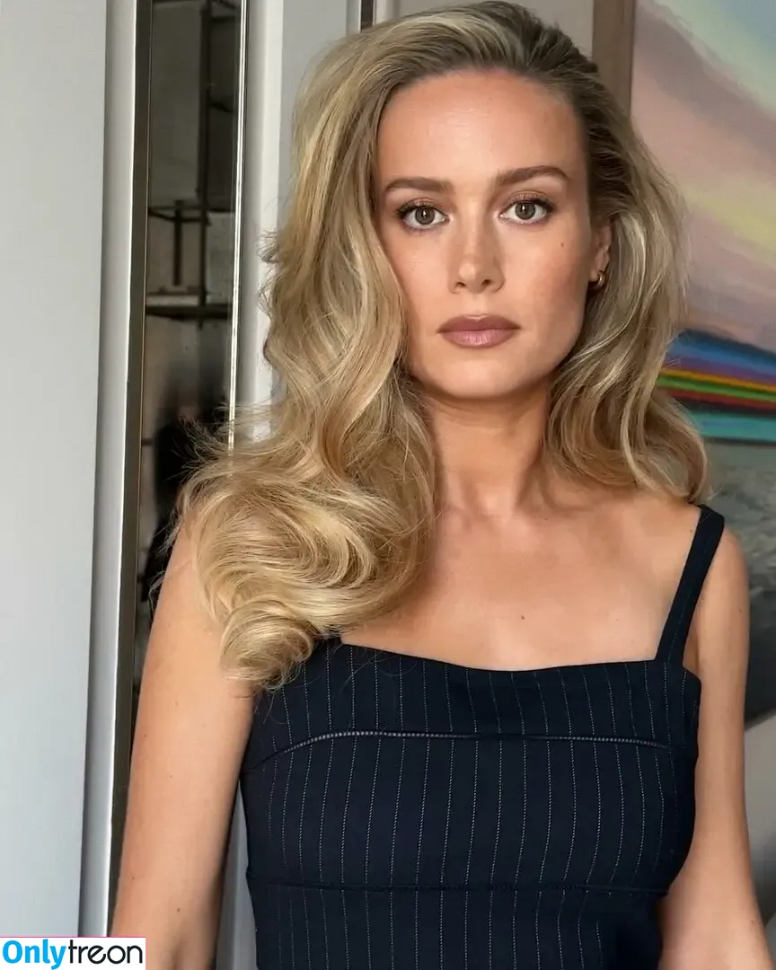 Brie Larson nude photo #1364 (brielarson)