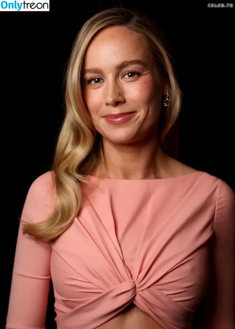 Brie Larson nude photo #1463 (brielarson)